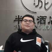 就业榜样说 | 他创办的酒店里，藏着年轻人的成长和梦想