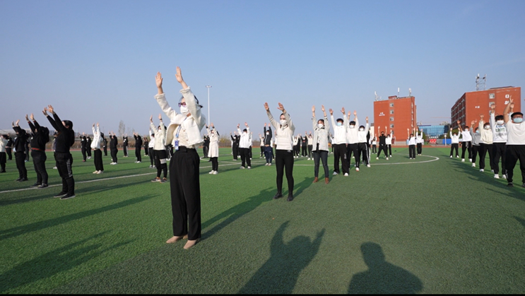 马克思主义海立方娱乐城
开展“同打八段锦,绽放洛科之花”展示活动 马克思主义海立方娱乐城
开展“同打八段锦,绽放洛科之花”展示活动