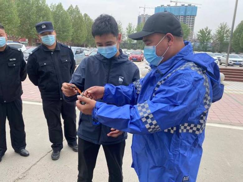 共筑平安校园 撑起一片“蓝天”