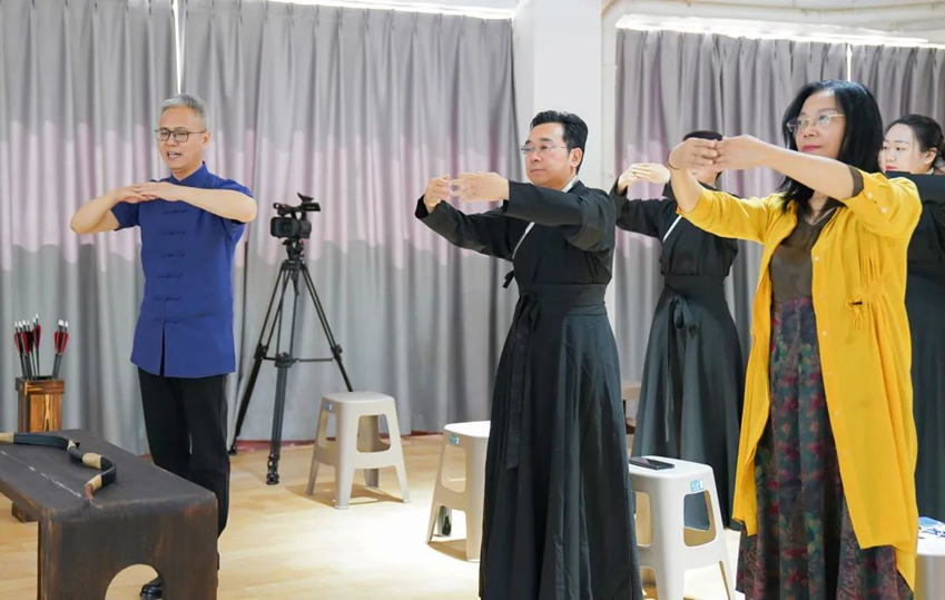 洛科书院“礼射表演与汉弓制作工坊实验室”开班 洛科书院“礼射表演与汉弓制作工坊实验室”开班