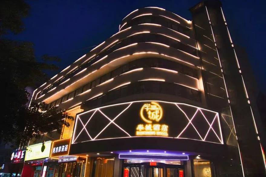 就业榜样说 | 他创办的酒店里，藏着年轻人的成长和梦想