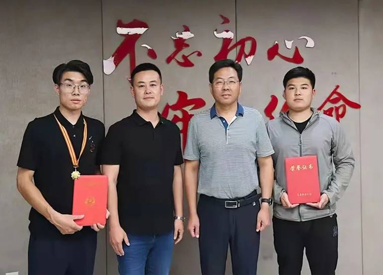 玉雕传承人张嘉伟