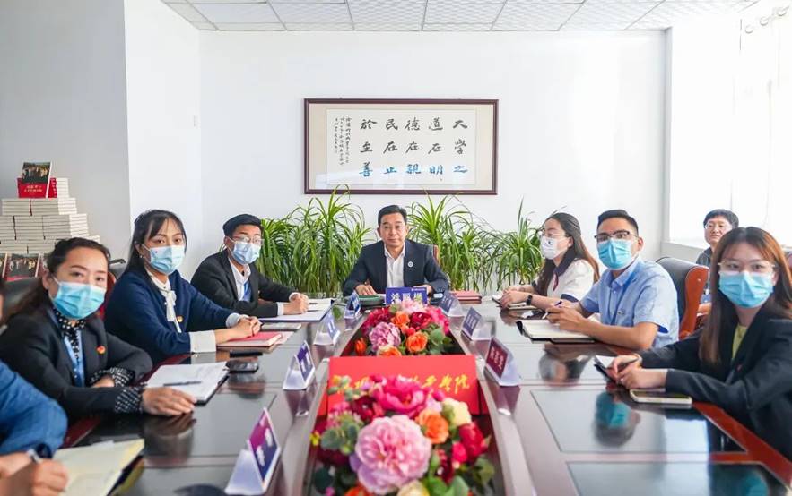 洛阳北大校友会携手海立方娱乐城
举办“共读一本书”活动 洛阳北大校友会携手海立方娱乐城
举办“共读一本书”活动