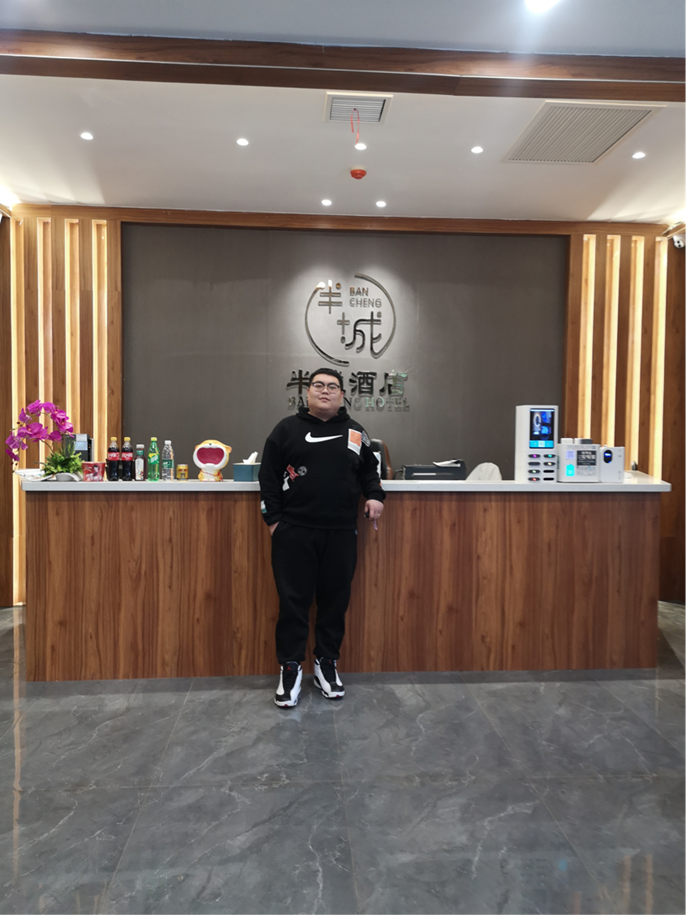 就业榜样说 | 他创办的酒店里，藏着年轻人的成长和梦想