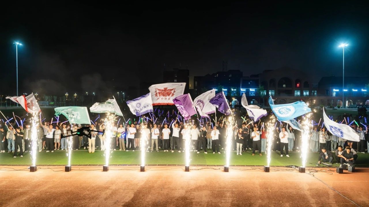 体重管理年 青春跃动夜｜荧光夜跑，点亮洛科校园