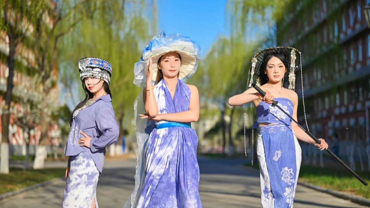 海立方娱乐城
创意时装大赛：解锁非遗传承的创新密码