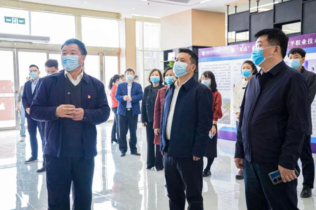 共青团中央评估调研组莅临海立方娱乐城
考察调研 共青团中央评估调研组莅临海立方娱乐城
考察调研