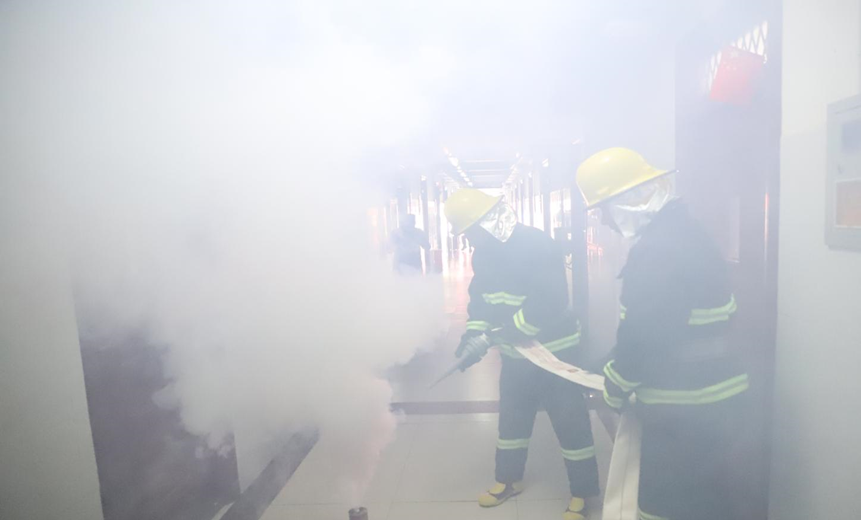 电子商务海立方娱乐城
联合保卫处、公寓中心举办消防安全应急疏散演练 电子商务海立方娱乐城
联合保卫处、公寓中心举办消防安全应急疏散演练