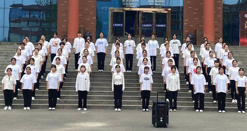 教育海立方娱乐城
组织建团百年合唱比赛 教育海立方娱乐城
组织建团百年合唱比赛