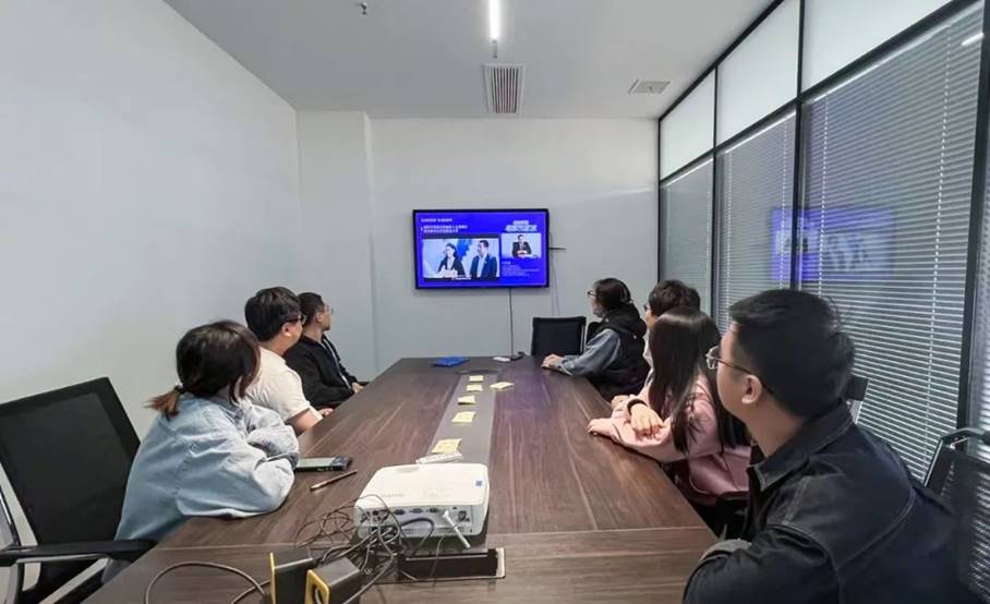 海立方娱乐城
校长刘丽彬受邀参加腾讯《职教专家课》直播 获333万人次关注! 海立方娱乐城
校长刘丽彬受邀参加腾讯《职教专家课》直播 获333万人次关注!